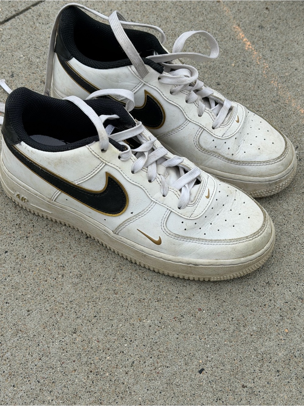 Nike White Black Gold Low-Top Sneakers